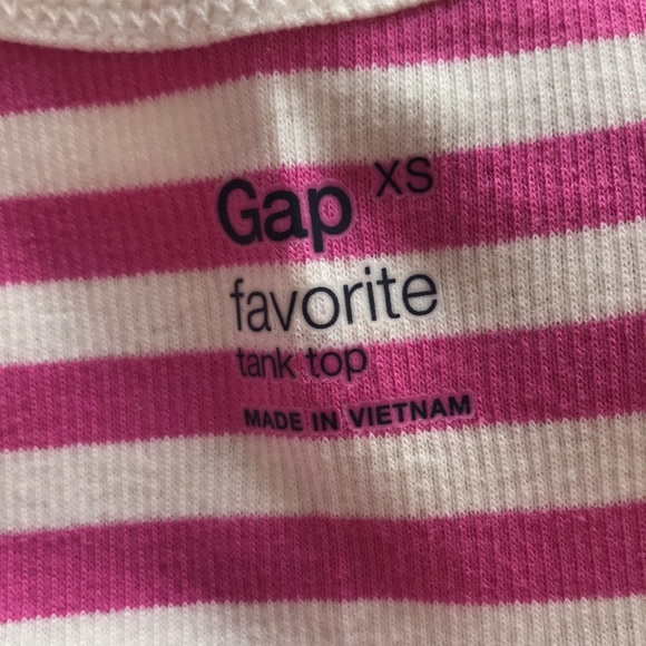 Bundle of 5 tank tops - Picture 7 of 7